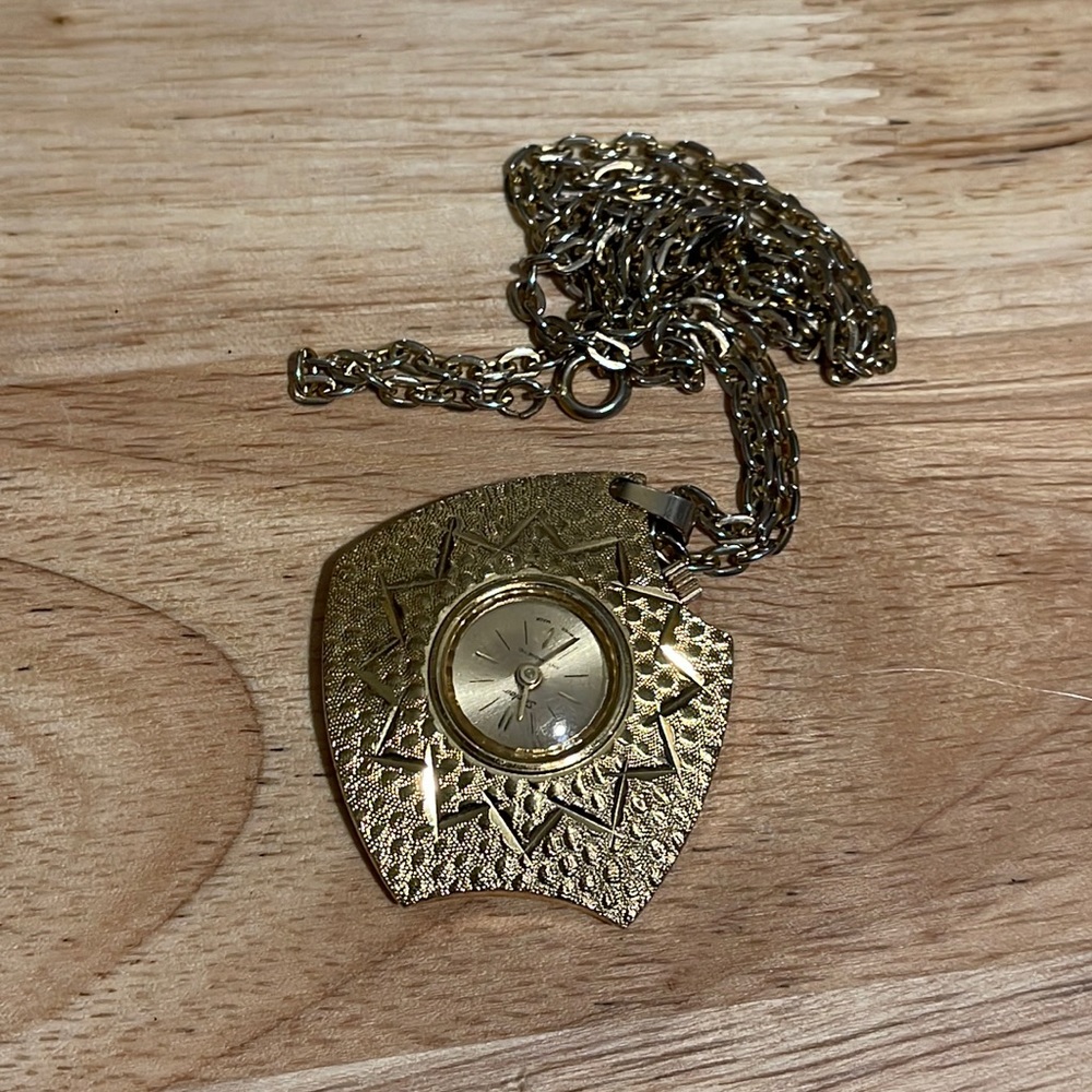 Vintage Sinclair watch necklace